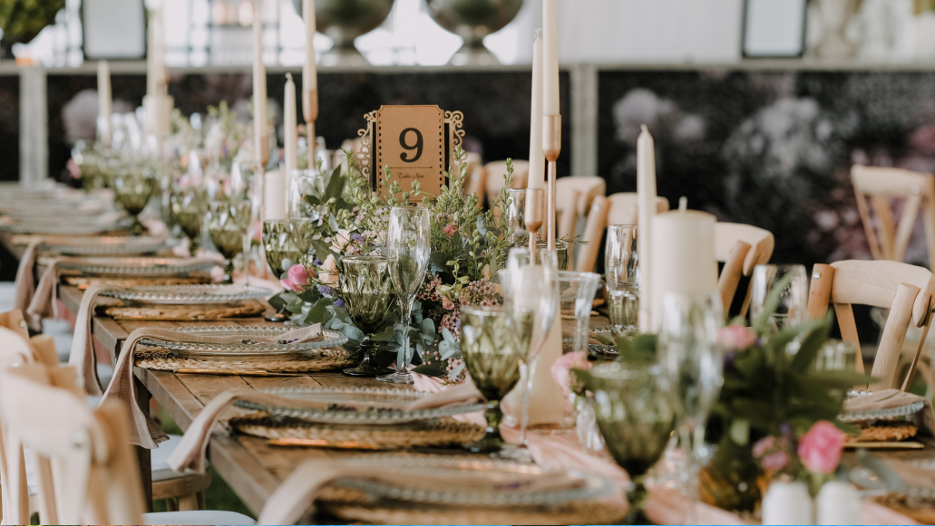 Tablescape at a mocha mouse themed wedding.
